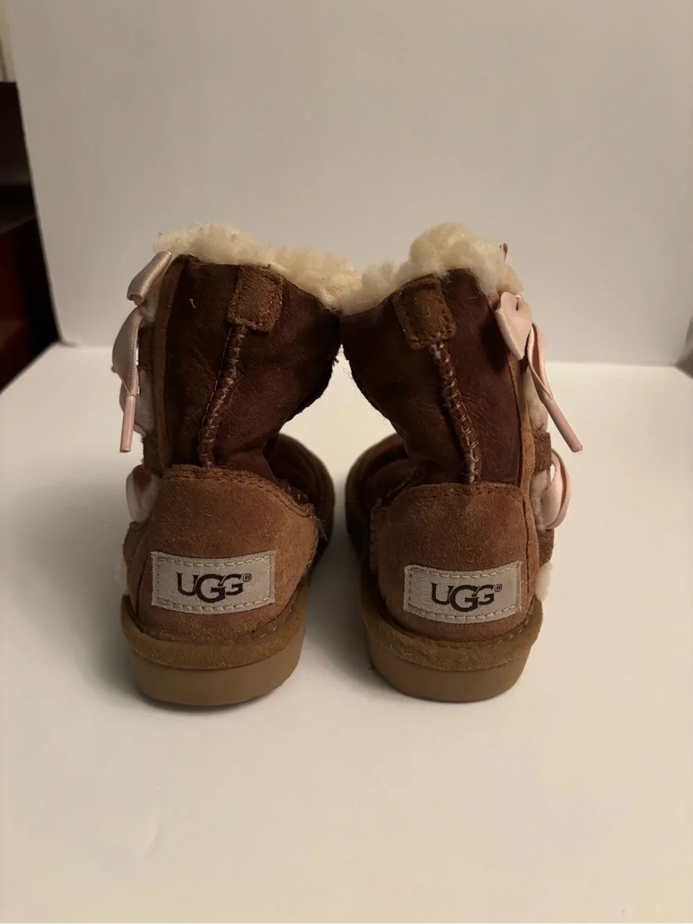 UGG Kids Chestnut Brown Suede Shearling with side bows size 6